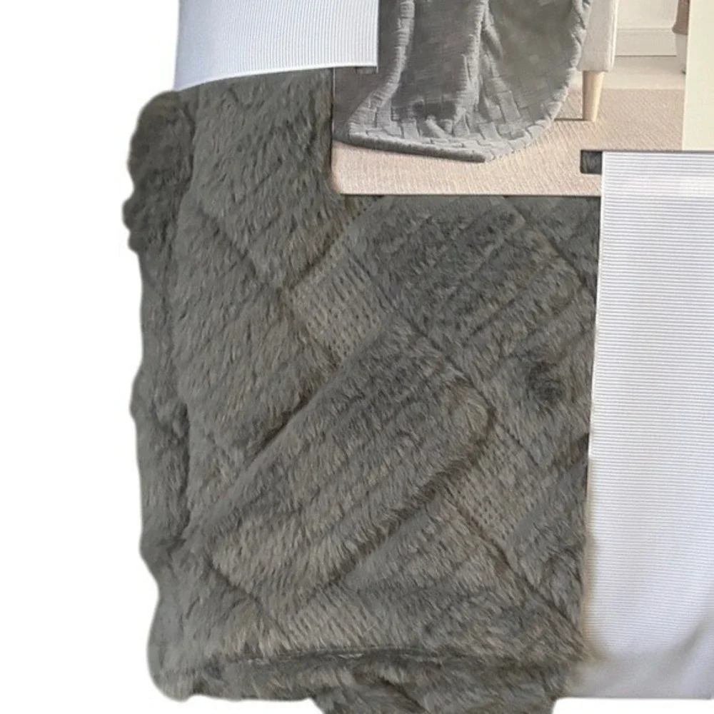 NEW Koolaburra By Ugg Crystelle Faux Fur Throw Blanket 50